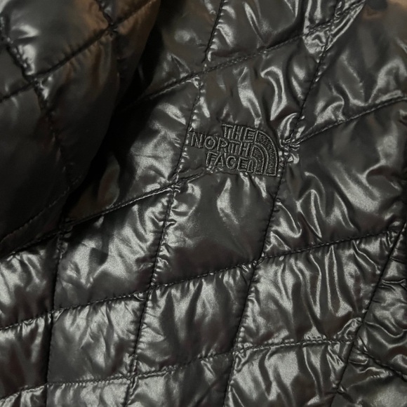 Northface women’s xl long thermoball black - Picture 5 of 10